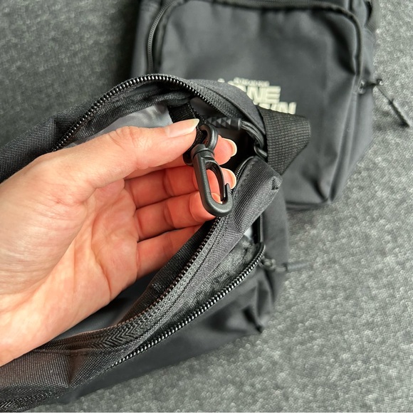 Kane Brown VIP merch - In The Air Tour - Picture 5 of 11